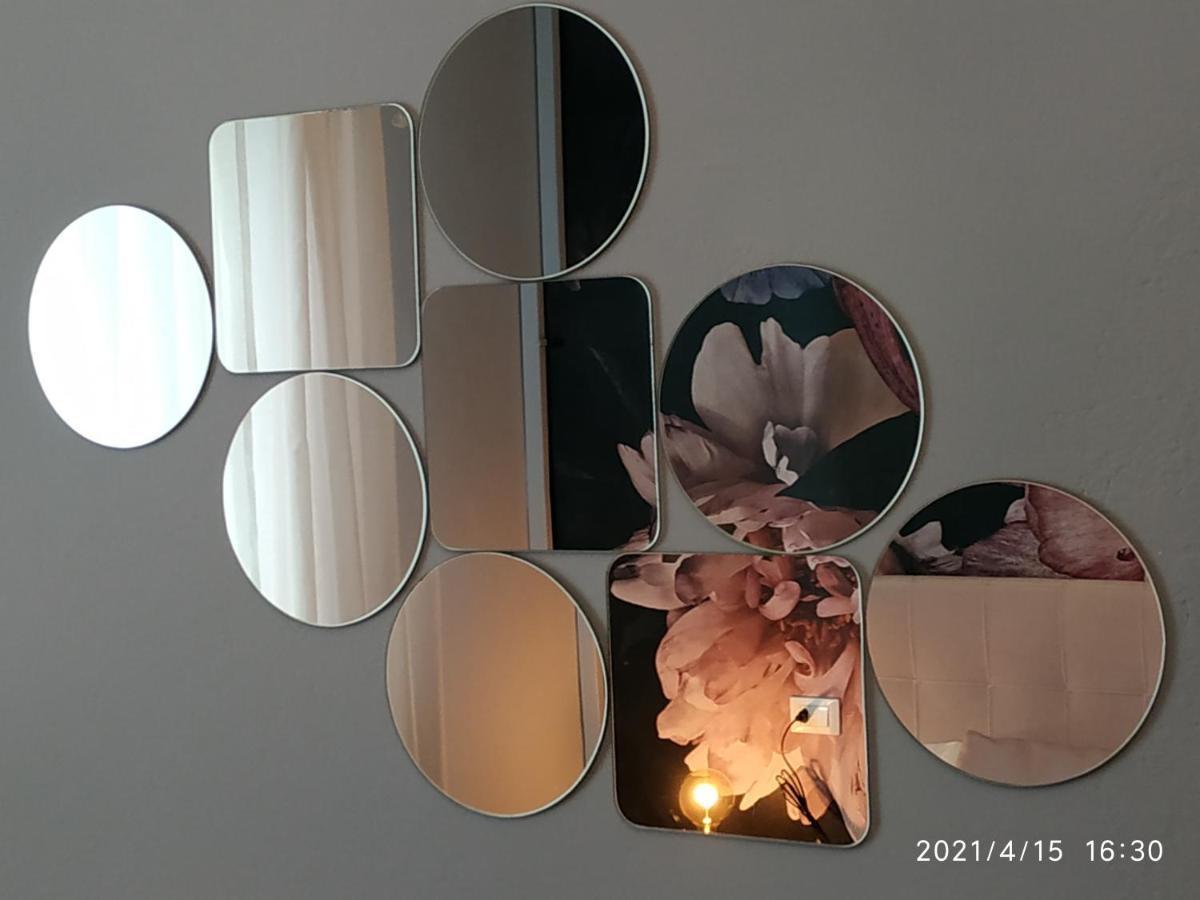 Aurora Flowers - Two Rooms And Free Parking Near Center And Train Station モデナ エクステリア 写真