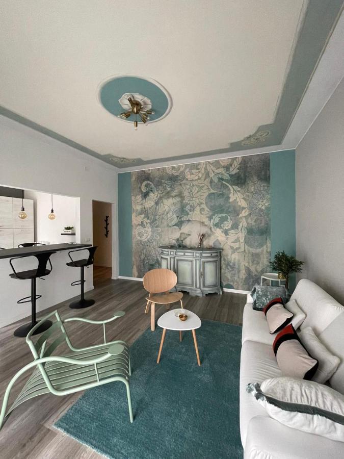 Aurora Flowers - Two Rooms And Free Parking Near Center And Train Station モデナ エクステリア 写真