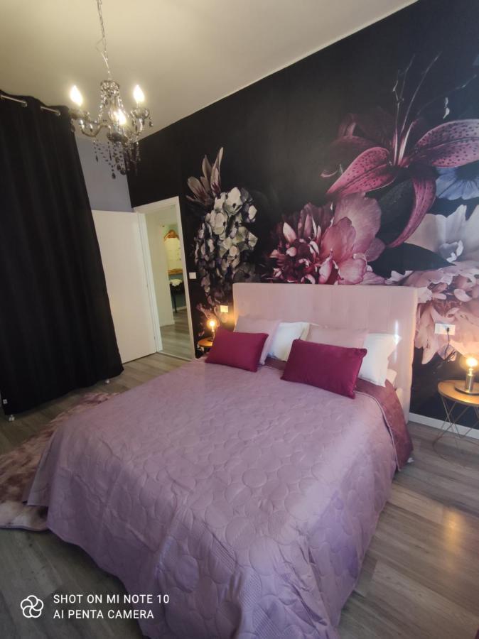 Aurora Flowers - Two Rooms And Free Parking Near Center And Train Station モデナ エクステリア 写真