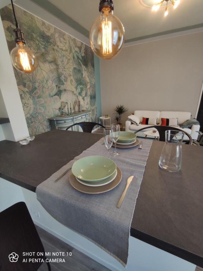 Aurora Flowers - Two Rooms And Free Parking Near Center And Train Station モデナ エクステリア 写真