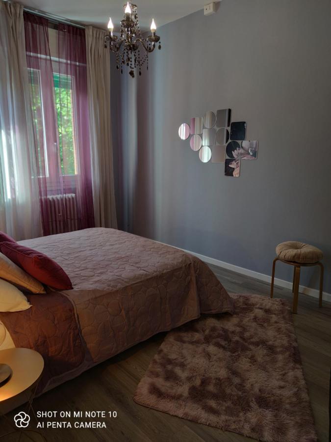 Aurora Flowers - Two Rooms And Free Parking Near Center And Train Station モデナ エクステリア 写真