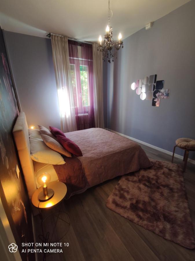 Aurora Flowers - Two Rooms And Free Parking Near Center And Train Station モデナ エクステリア 写真